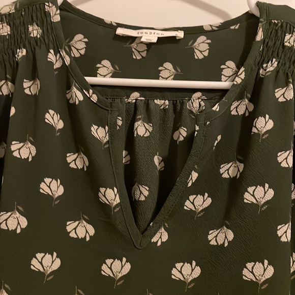 Fun2Fun flower patterned blouse - Picture 3 of 10